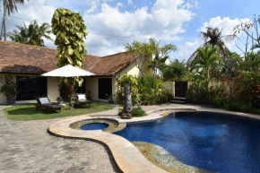 Villa Ganesha, Banjar Beach, Lovina